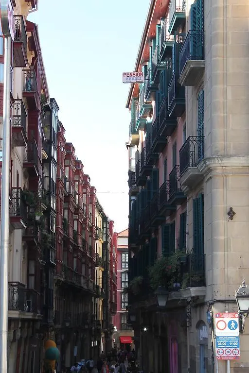 Pensión Manoli Bilbao 0*,
